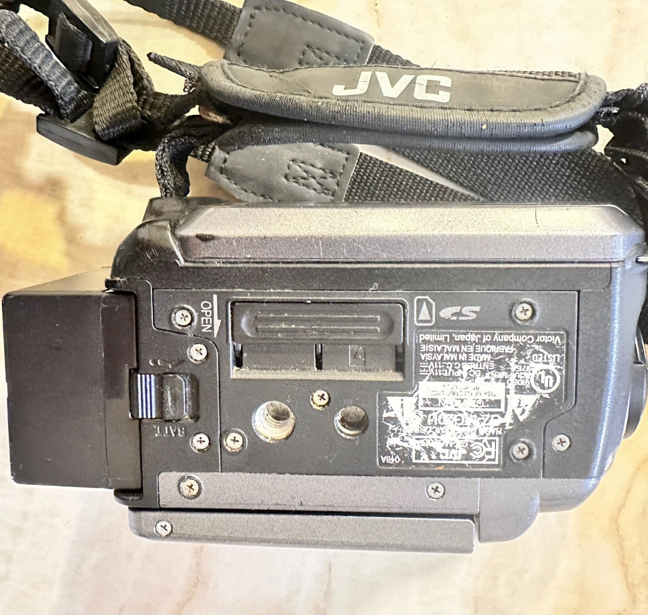 Vintage JVC Everio GZ-MG20U 20GB HDD Mini Video Camera Bundle Works