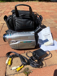 Vintage 90s JVC GR-AXM17U VHS-C Palmcorder Camera Bundle Works