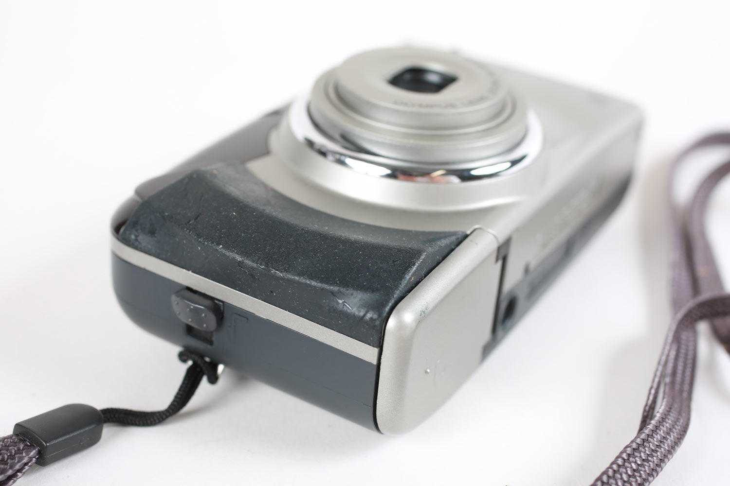 Vintage Olympus Newpic Zoom 90 APS Point & Shoot 35mm Film Camera