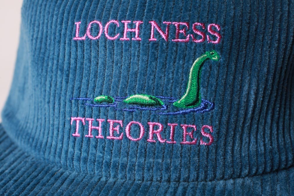 Theories Big Apple Corduroy Strapback Cap Königsblau