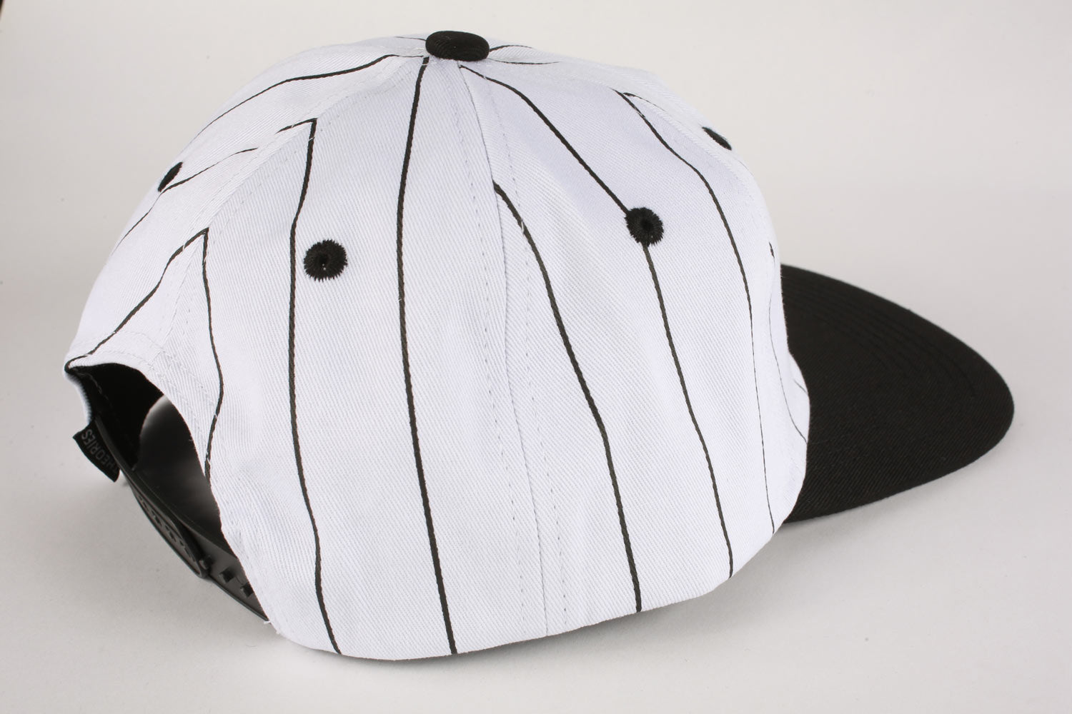 Theories Speedway Snapback Hat Pinstripe VORBESTELLUNG
