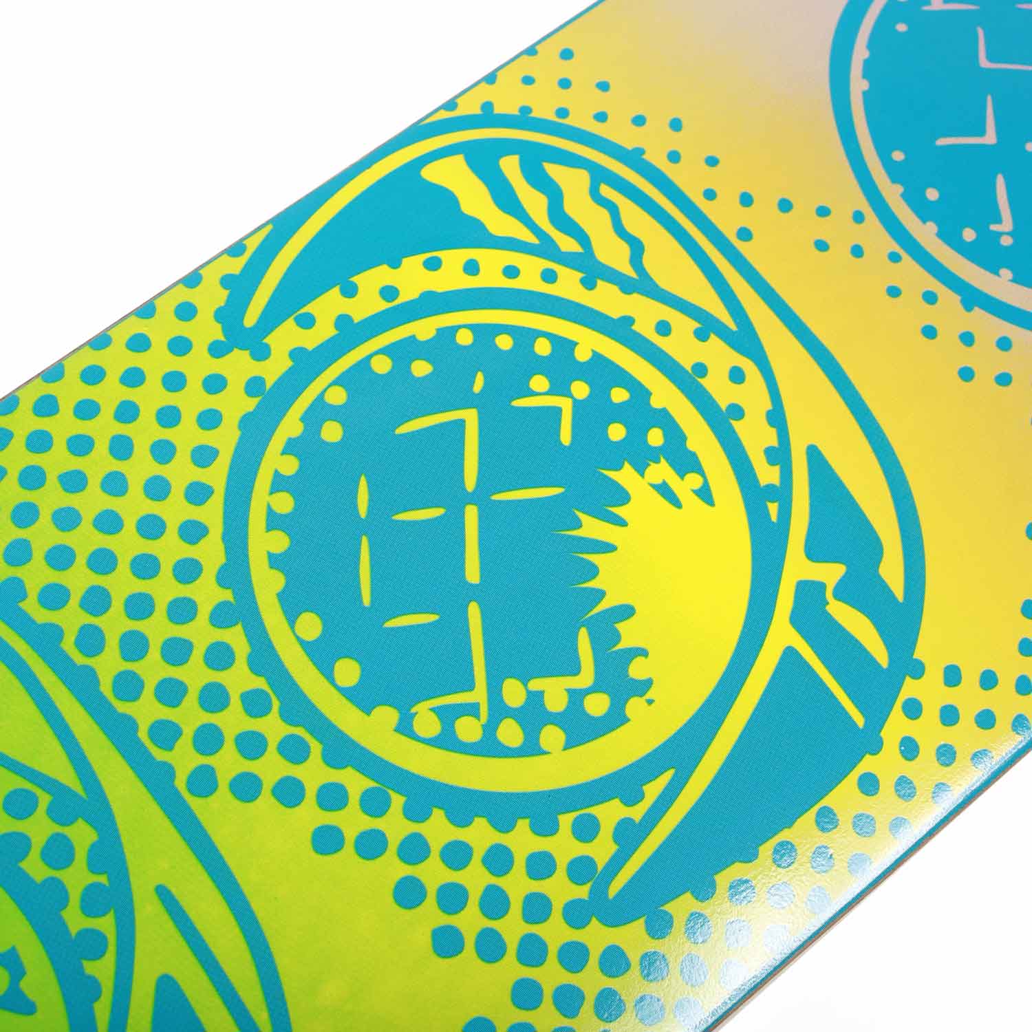 TRAFFIC SKATEBOARDS GRADIENT LIGHT DECK FRONT DETAIL