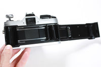 Appareil photo argentique Canon AE-1 vintage 35 mm avec objectif Canon 50 mm F/1.8