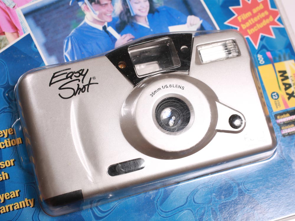 Vintage Easy Shot ES10 Flash 35mm Camera In Package