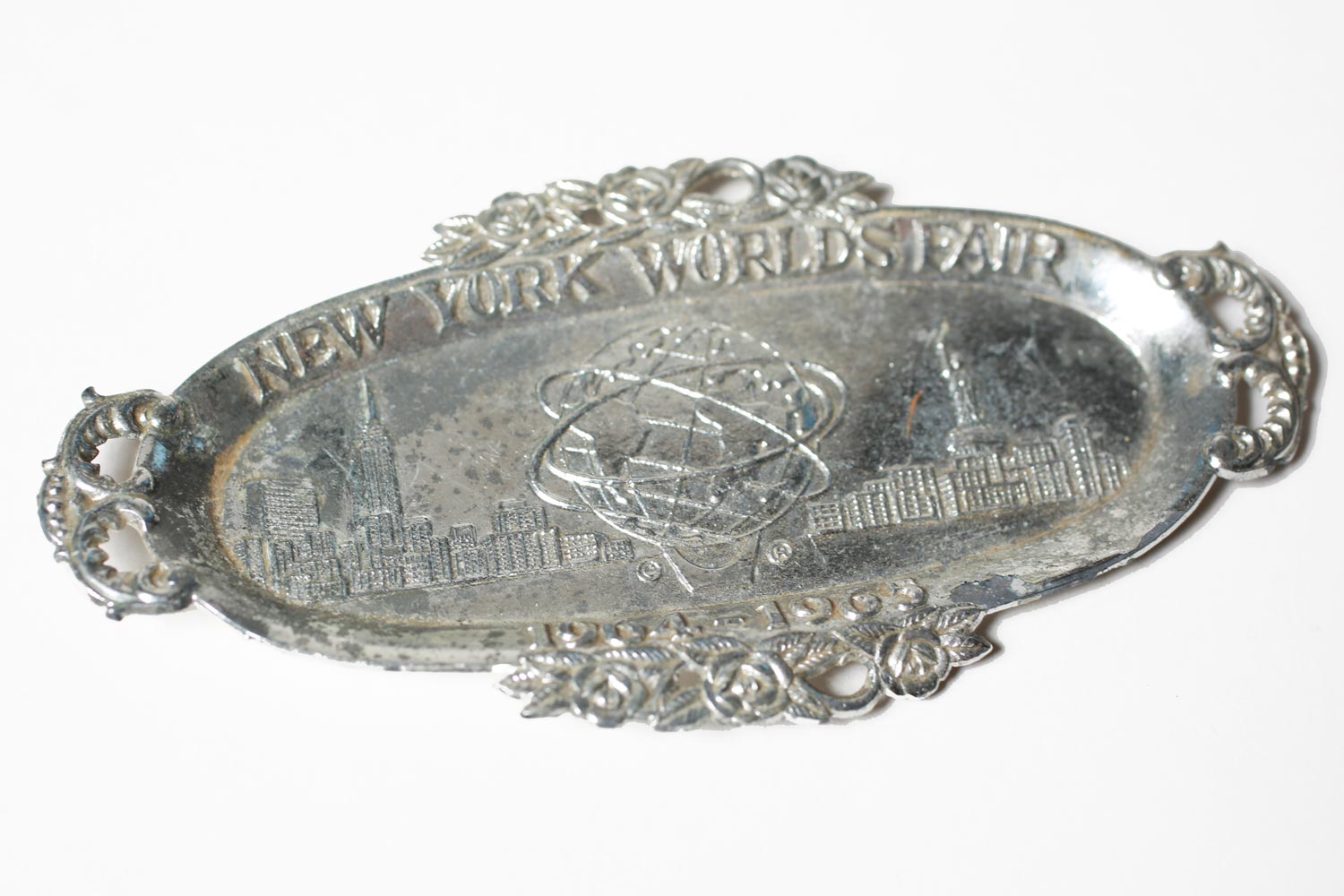 Vintage 1964 Flushing Meadows World's Fair NY Salt and Pepper Shakers With Tray