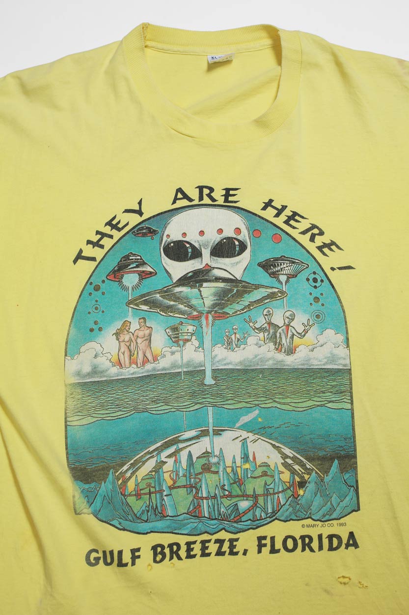 Vintage 1993 Gulf Breeze UFO Alien Tee Yellow XL