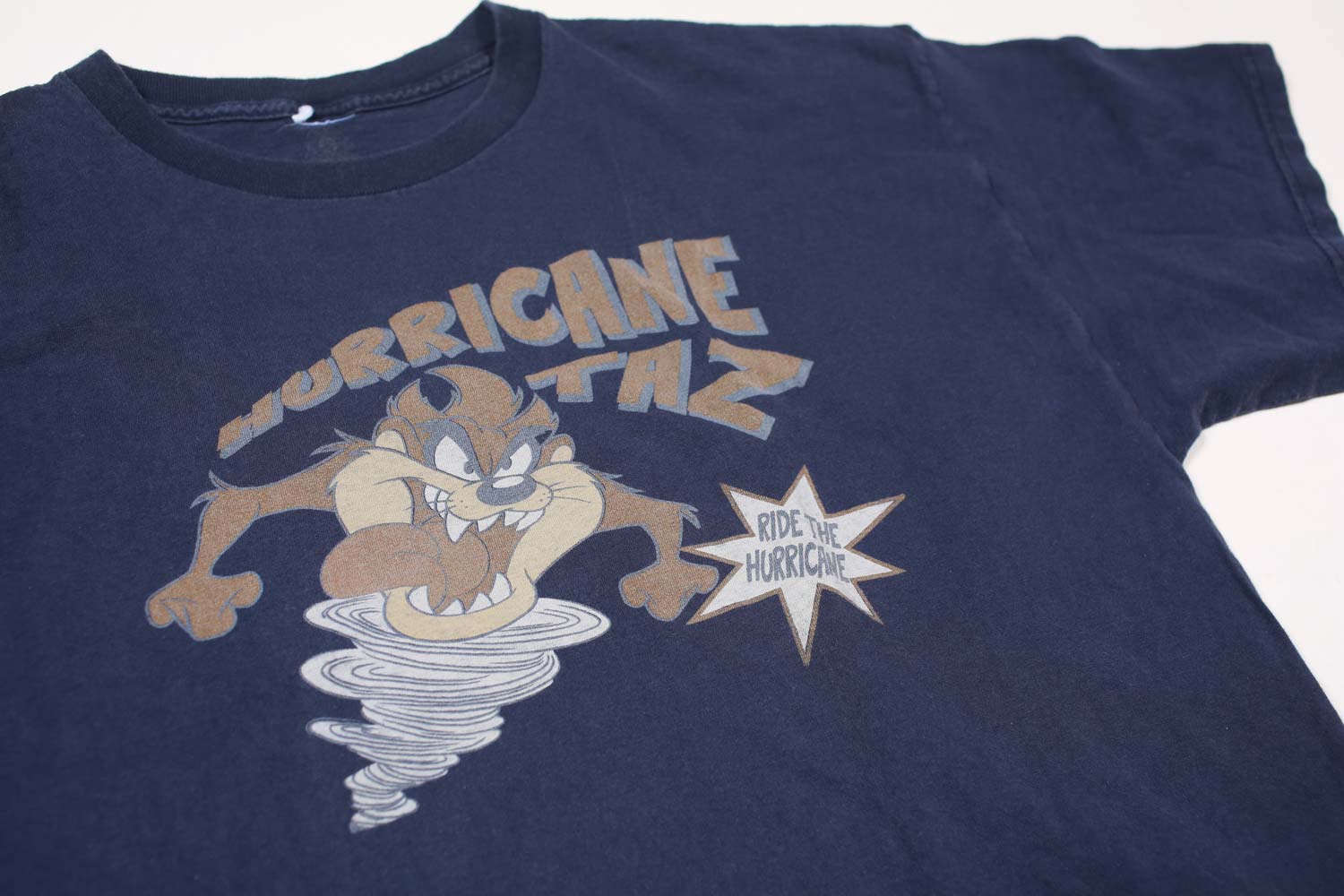 Vintage Tazmanian Devil Hurricane Taz Tee L