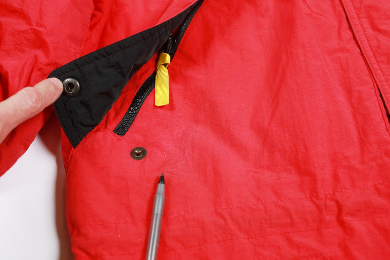 Vintage Marlboro Country Store Duck Down Jacket Red and Black S