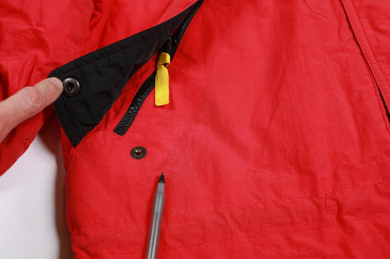 Vintage Marlboro Country Store Duck Down Jacket Red and Black S