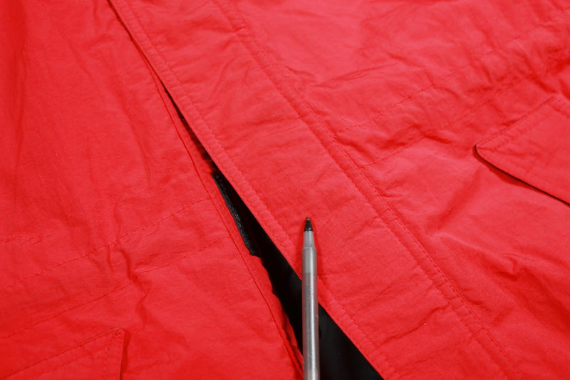 Vintage Marlboro Country Store Duck Down Jacket Red and Black S