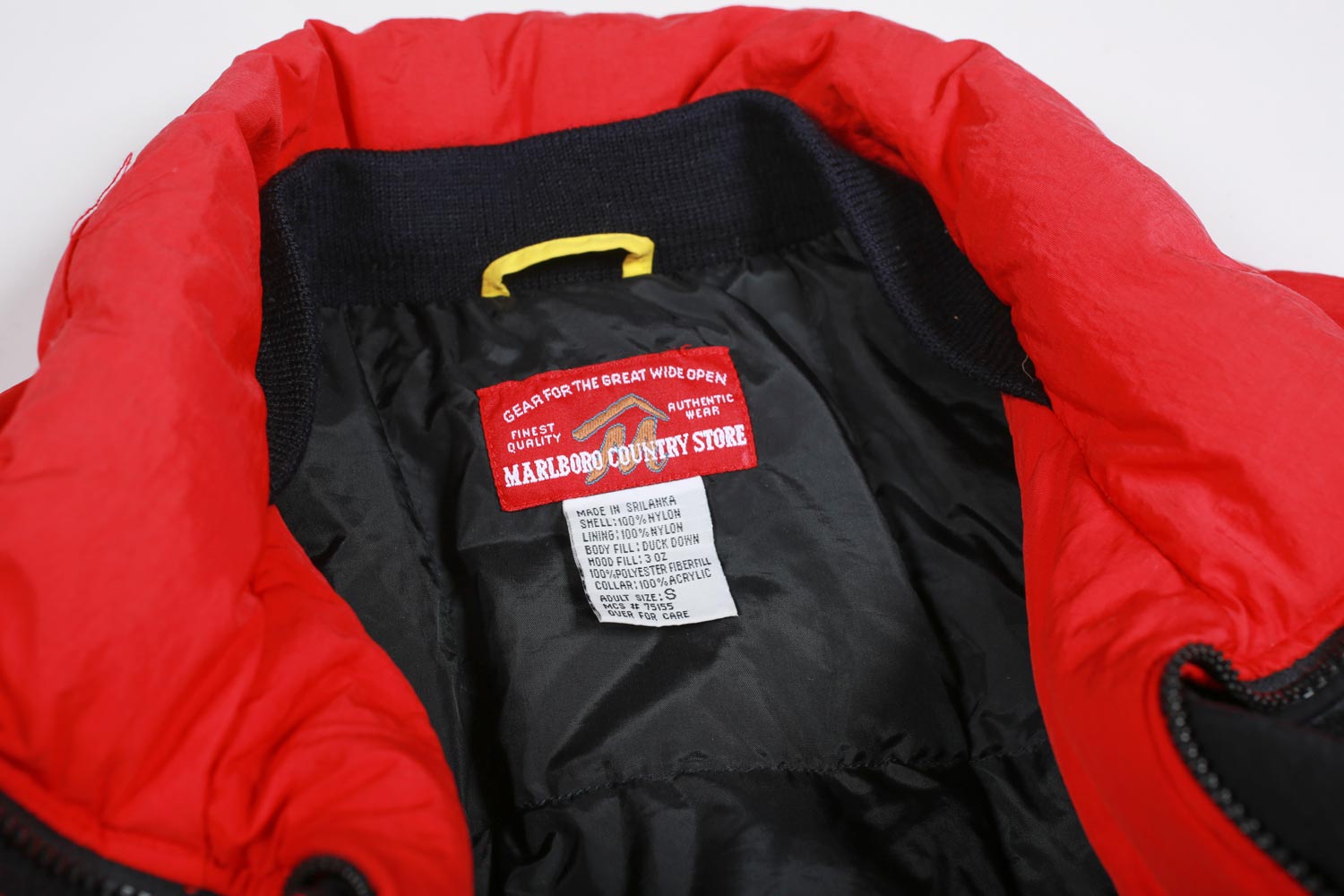 Vintage Marlboro Country Store Duck Down Jacket Red and Black S