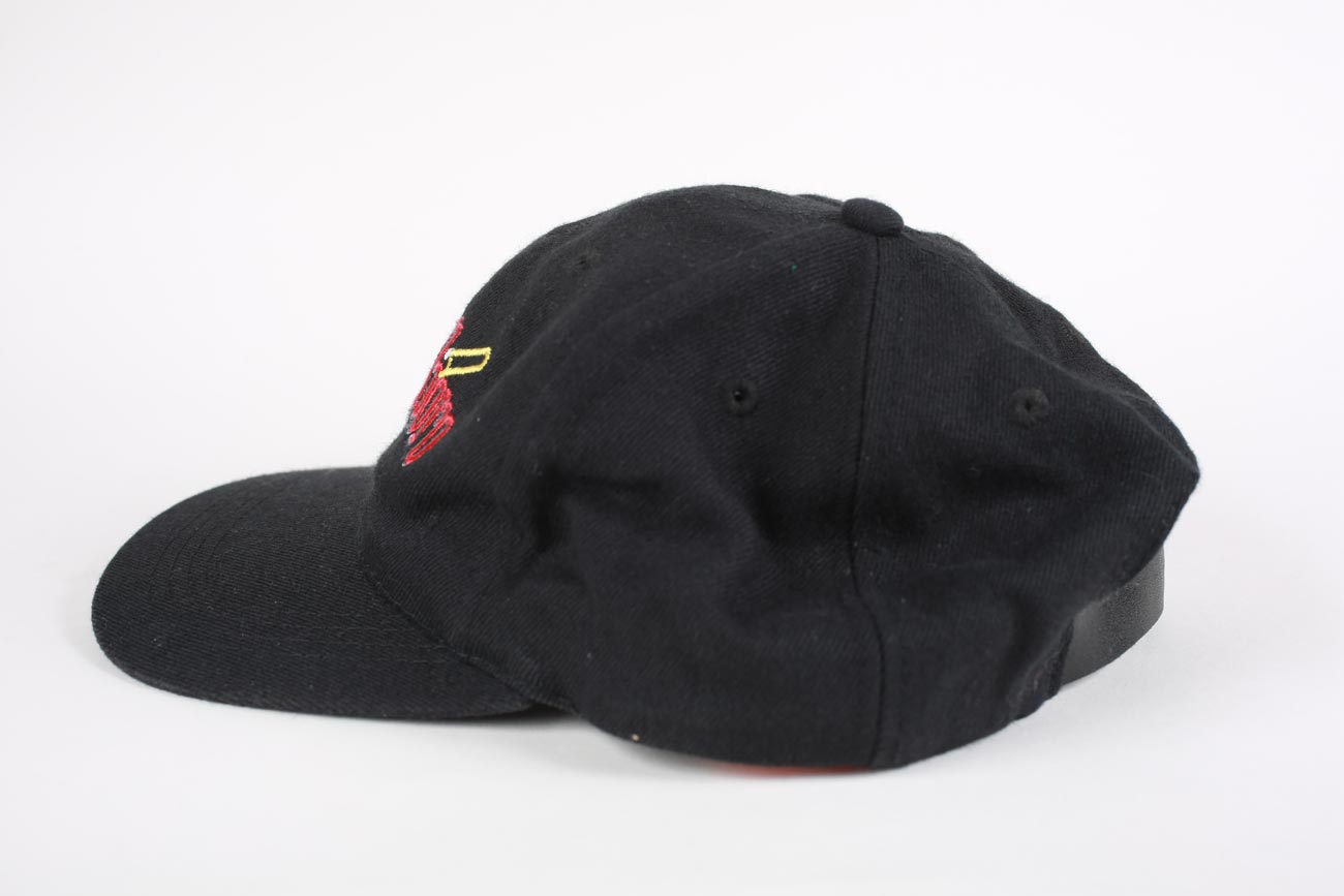 90's vintage Marlboro 刺繍ロゴ キャップ ブラック Vintage 90's Marlboro Embroidered Strap Back Hat Black – THEORIES