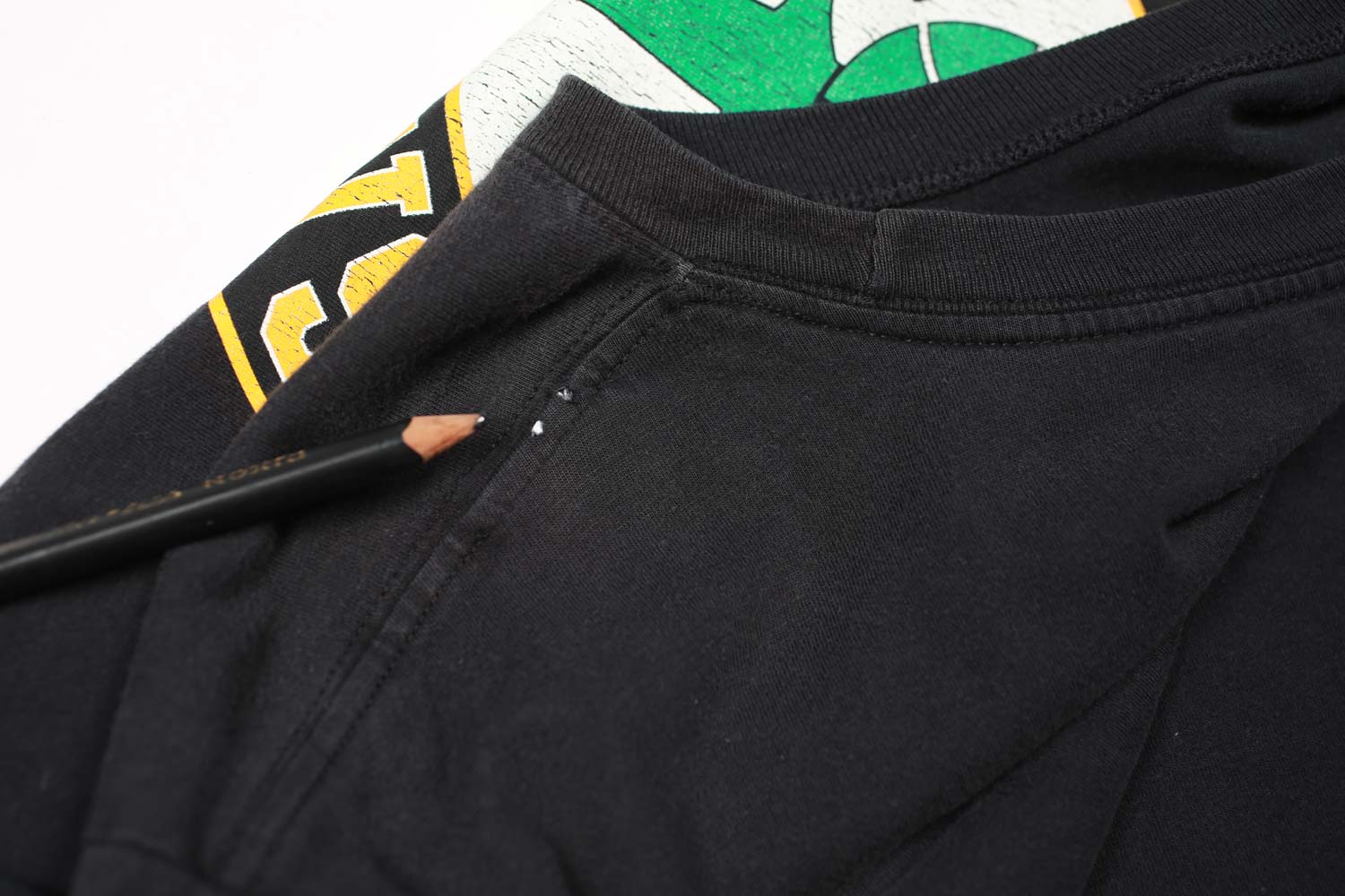 Vintage Nike Roswell Rayguns Tee Black XXL top seam holes