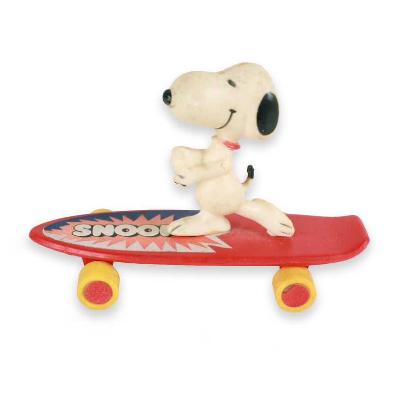 Vintage Peanuts Snoopy Skateboarding Toy