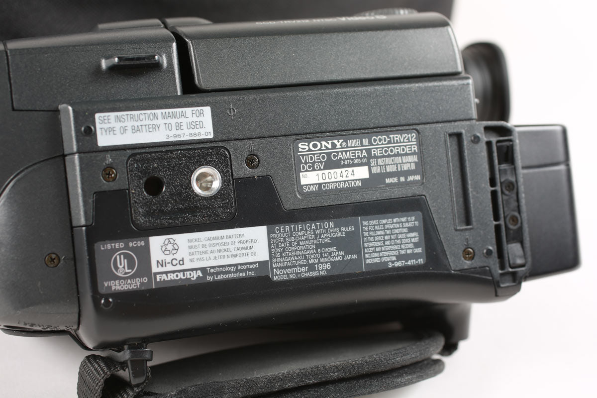 Vintage Sony Handycam Vision CCD-TRV212 8mm Video Camera bottom serial number