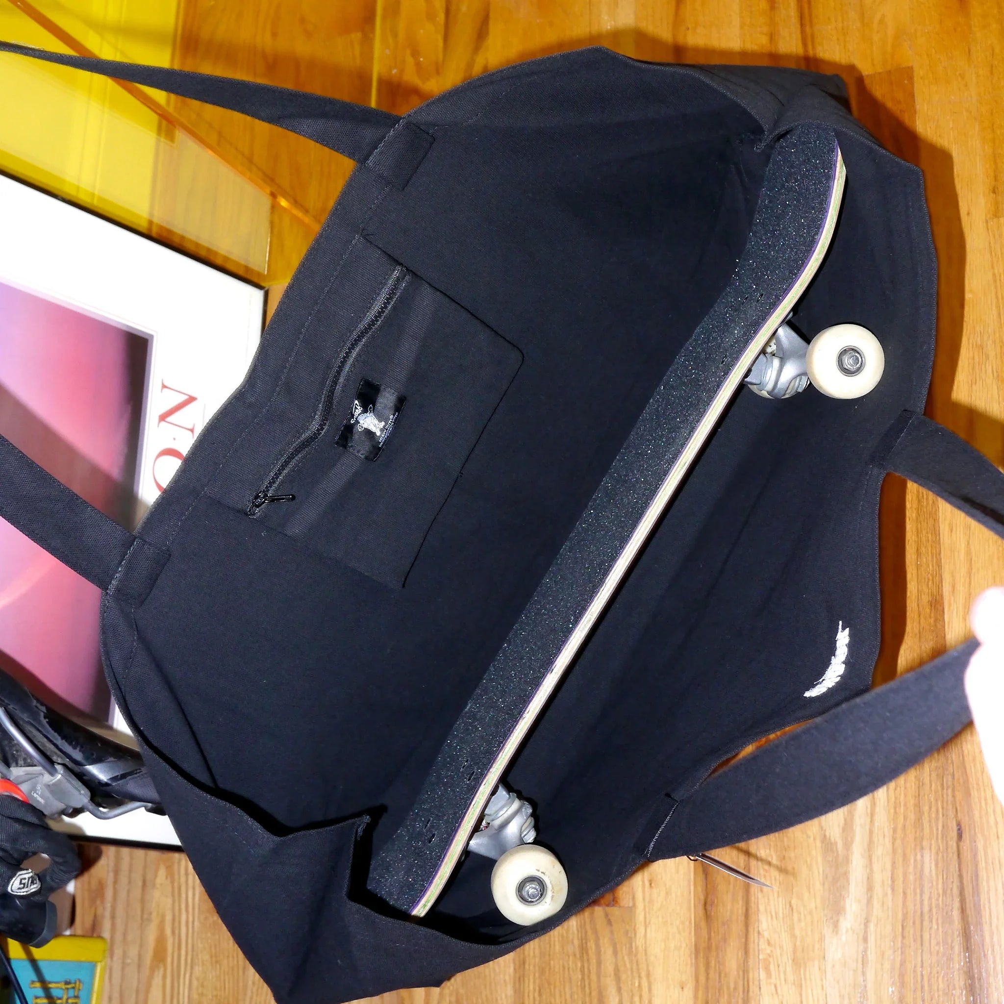 Snack XXXL Tote Black