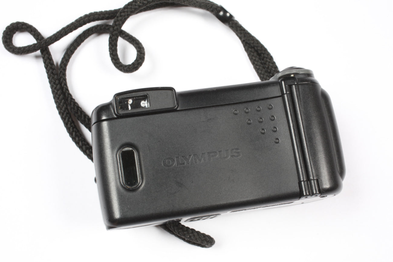 Vintage Olympus Infinity Zoom 2000 35mm Point & Shoot Film Camera