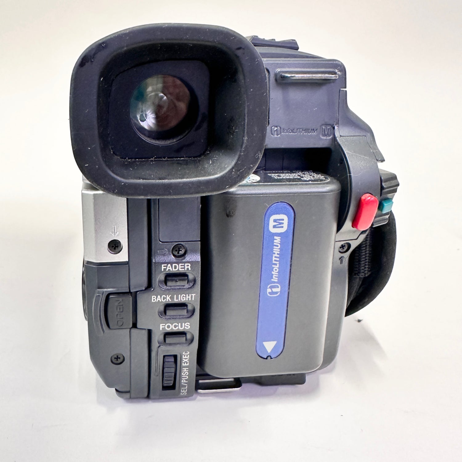 Vintage Sony Handycam Vision Hi-8 CCD-TRV308 Video Camera Vintage Sony Handycam Vision Hi-8 CCD-TRV308 Video Camera